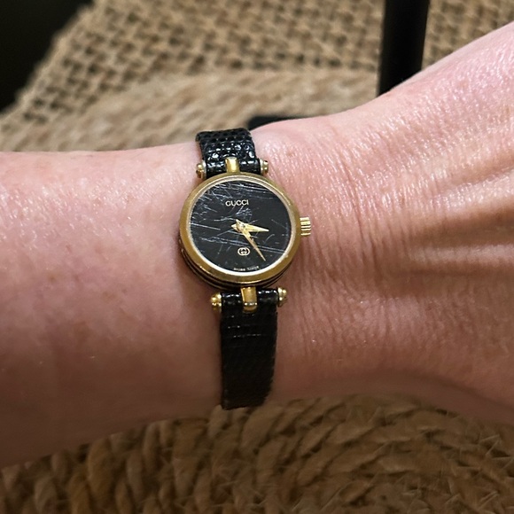 Authentic Vintage Gucci Watch - Picture 10 of 10
